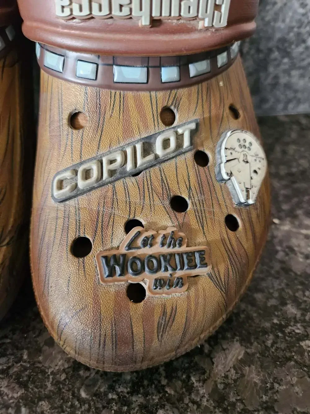 Crocs Star Wars Chewbacca Wookiee Fleece Lined Clogs Kids J3 Brown Jibbitz